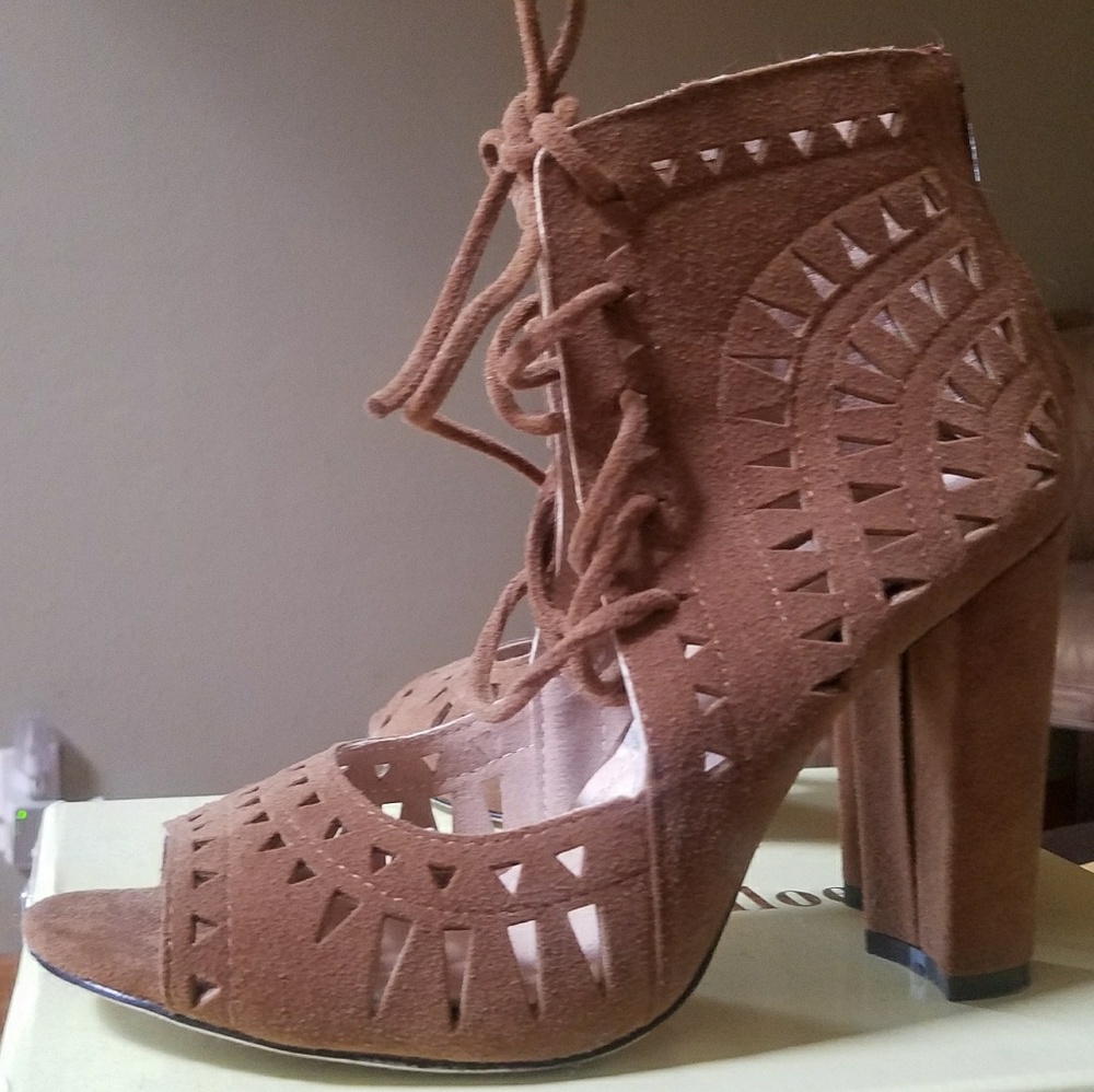 Lace up Sandals